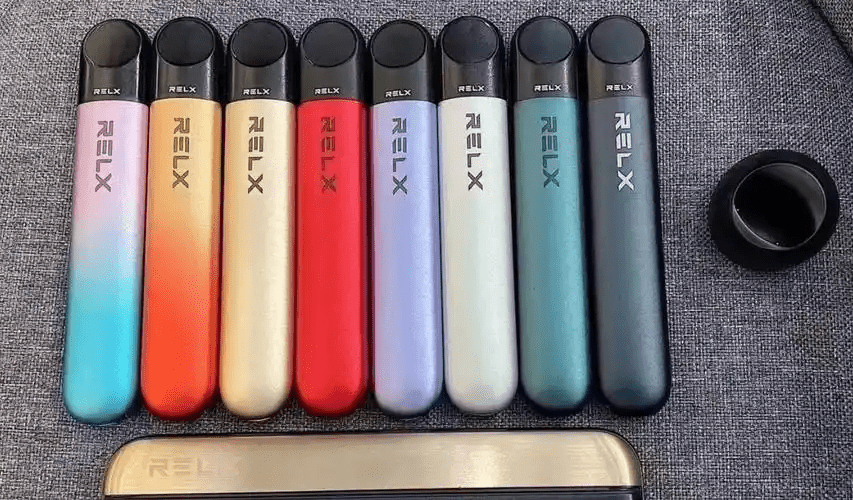 RELX 悅刻五代主機幻影系列多款潮流顏色展示