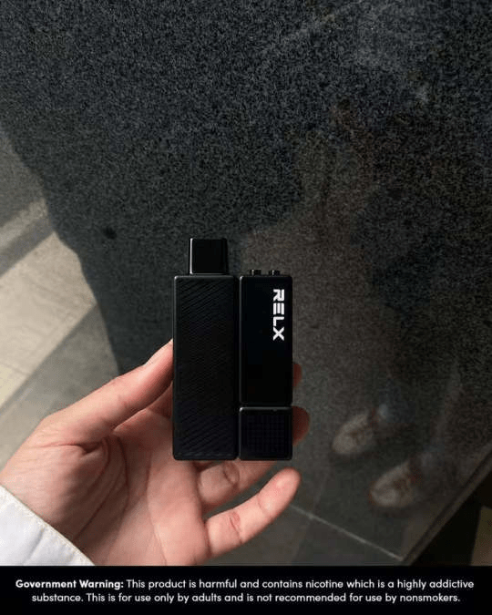 RELX Creator 22000 積木主機黑色版實機手持展示